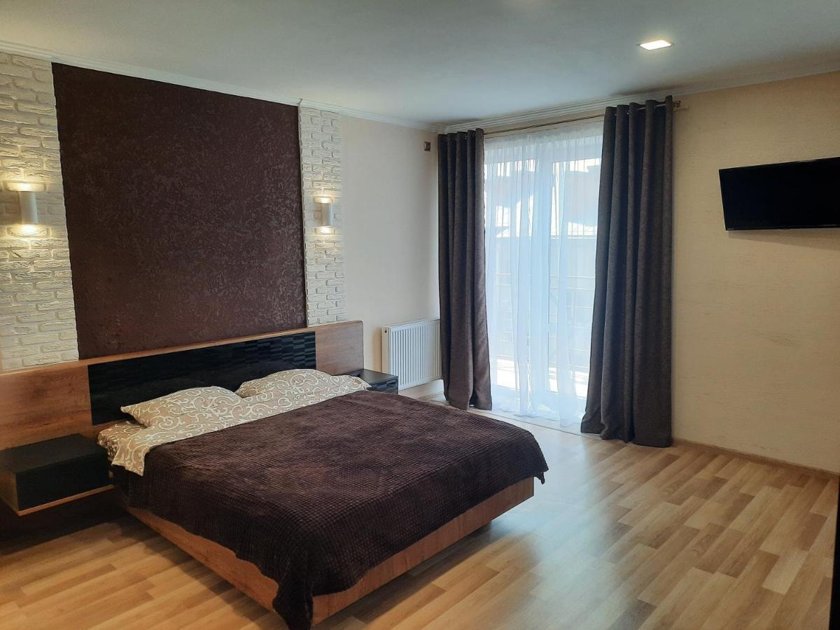 New Luxury Studio Apartment Ivano-Frankivsk Ngoại thất bức ảnh